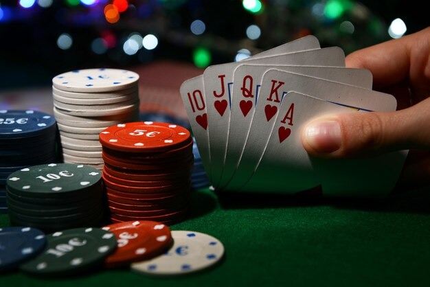 Texas Poker table on kembang toto with dealer, community cards, and player positions